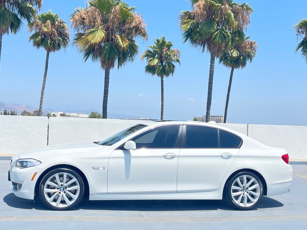 2011 BMW 5 Series Image 15