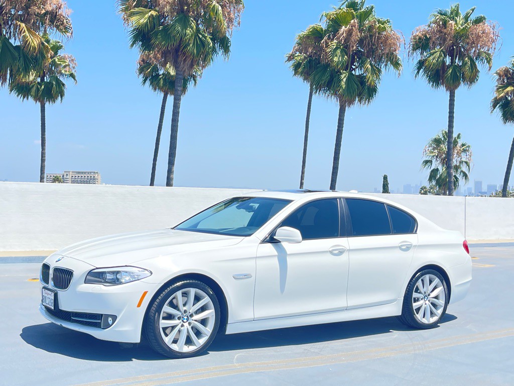 2011 BMW 5 Series Image 16
