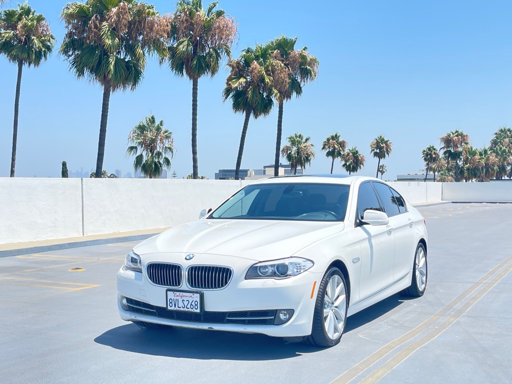 2011 BMW 5 Series Image 17