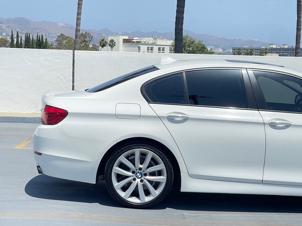 2011 BMW 5 Series Image 23