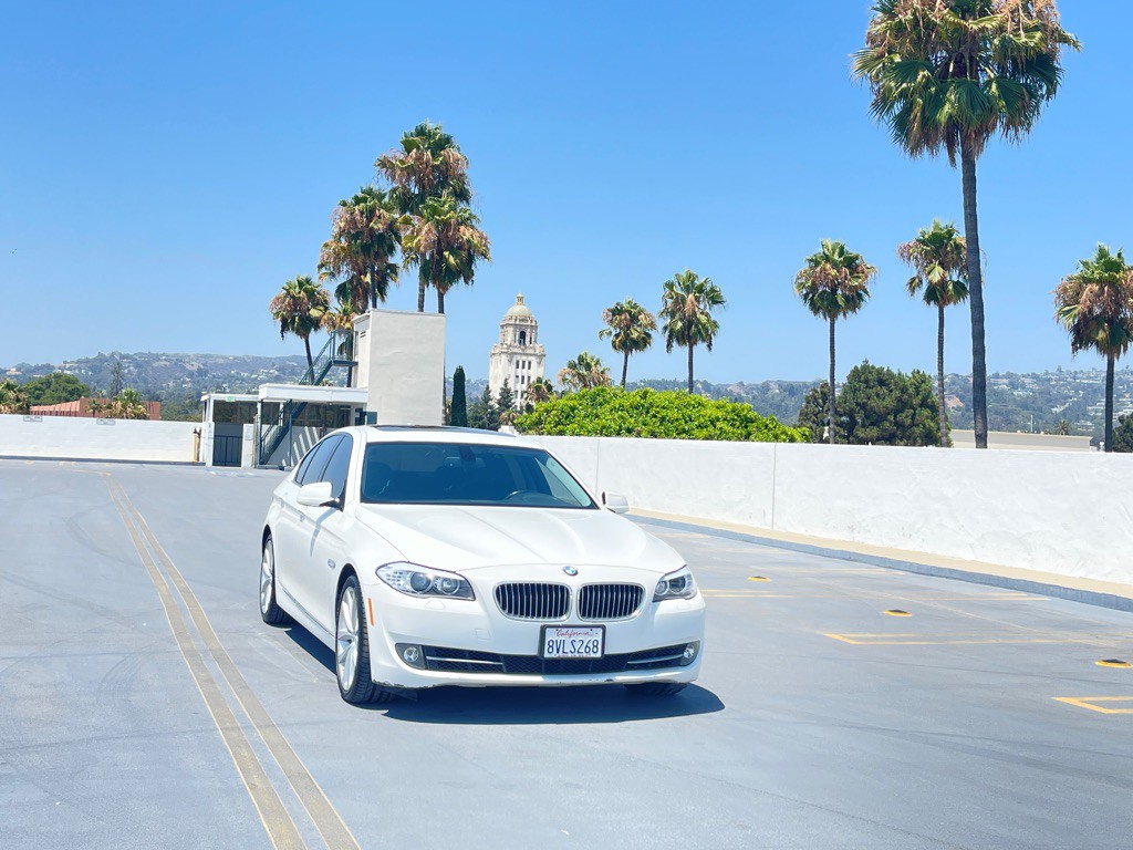 2011 BMW 5 Series Image 24