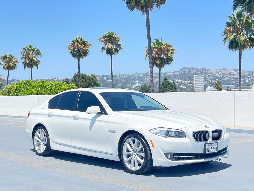 2011 BMW 5 Series Image 27