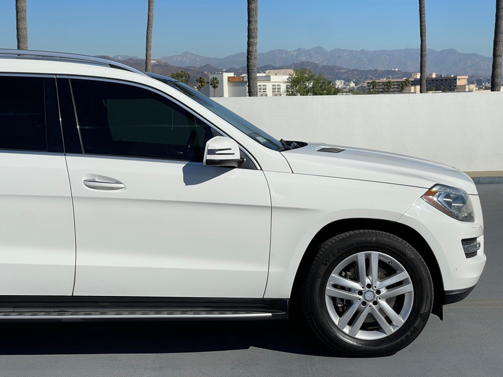 2016 Mercedes-Benz GL-Class Image 33