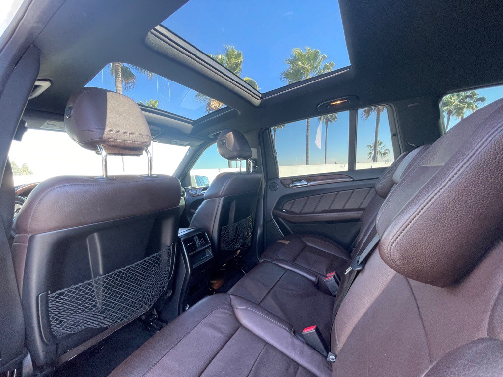 2016 Mercedes-Benz GL-Class Image 38