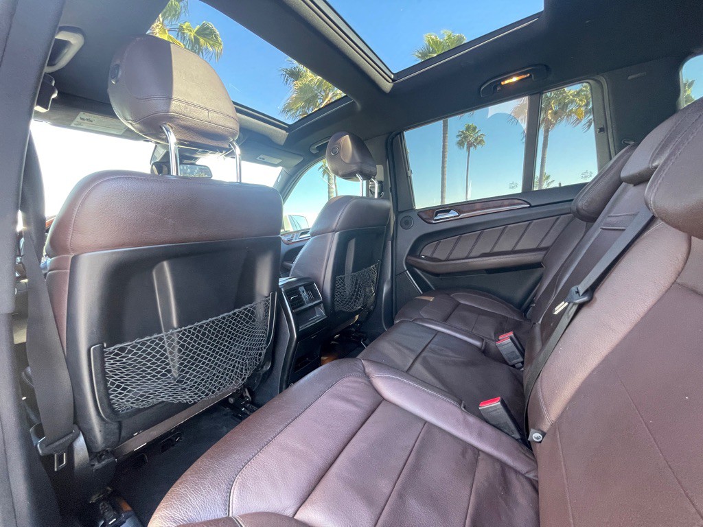 2016 Mercedes-Benz GL-Class Image 40