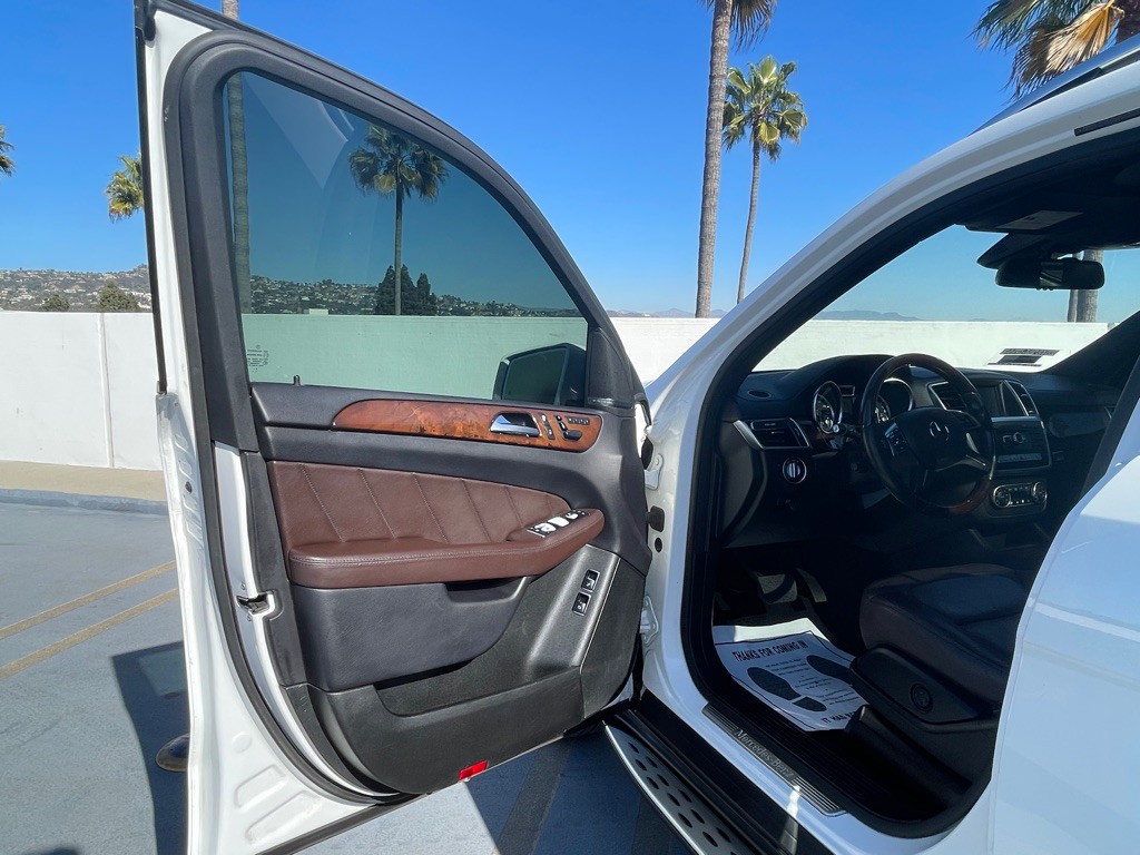 2016 Mercedes-Benz GL-Class Image 41