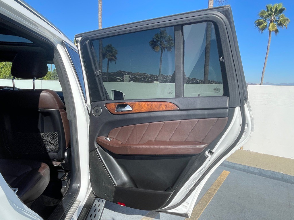 2016 Mercedes-Benz GL-Class Image 44