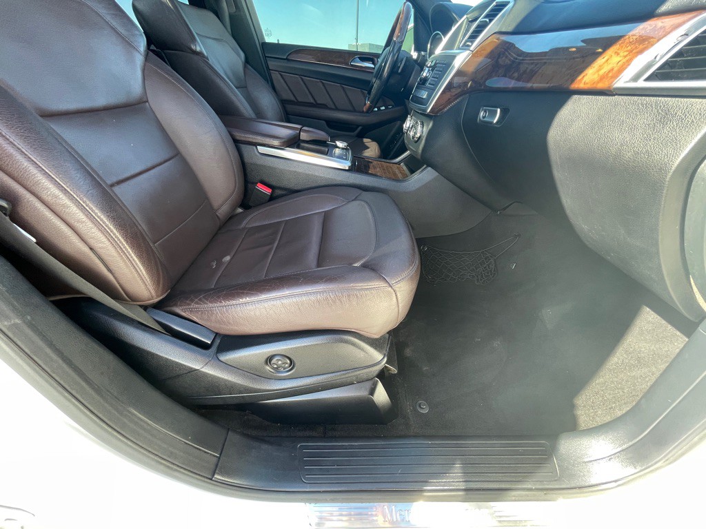 2016 Mercedes-Benz GL-Class Image 48
