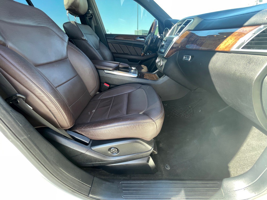 2016 Mercedes-Benz GL-Class Image 49