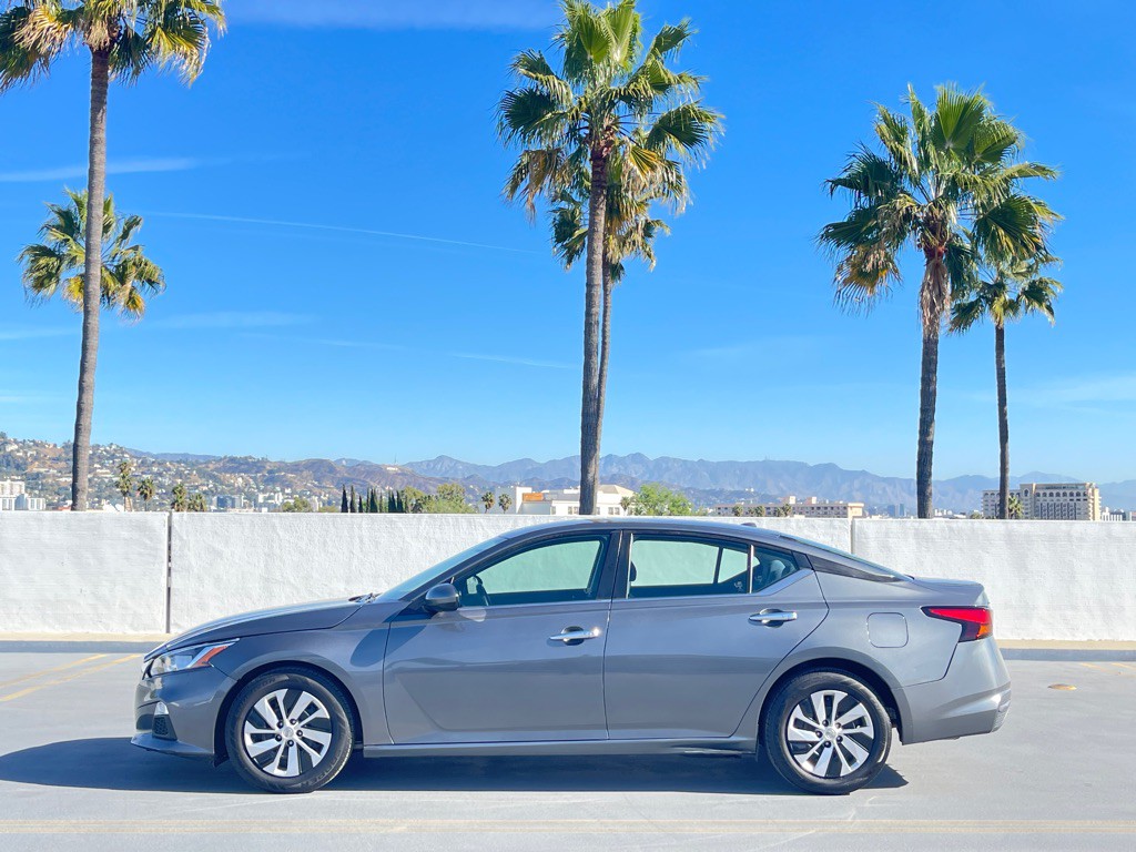 2019 Nissan Altima Image 1