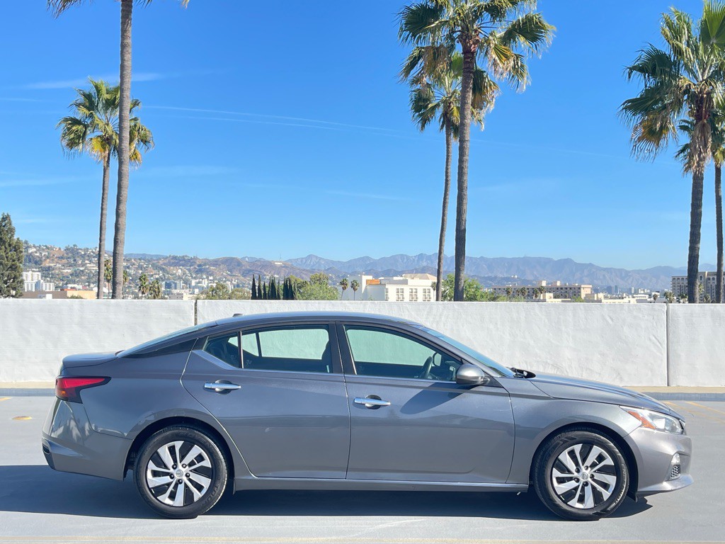 2019 Nissan Altima Image 2