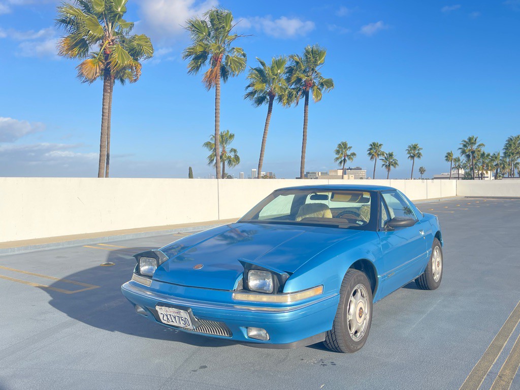 1991 Buick Reatta Image 24