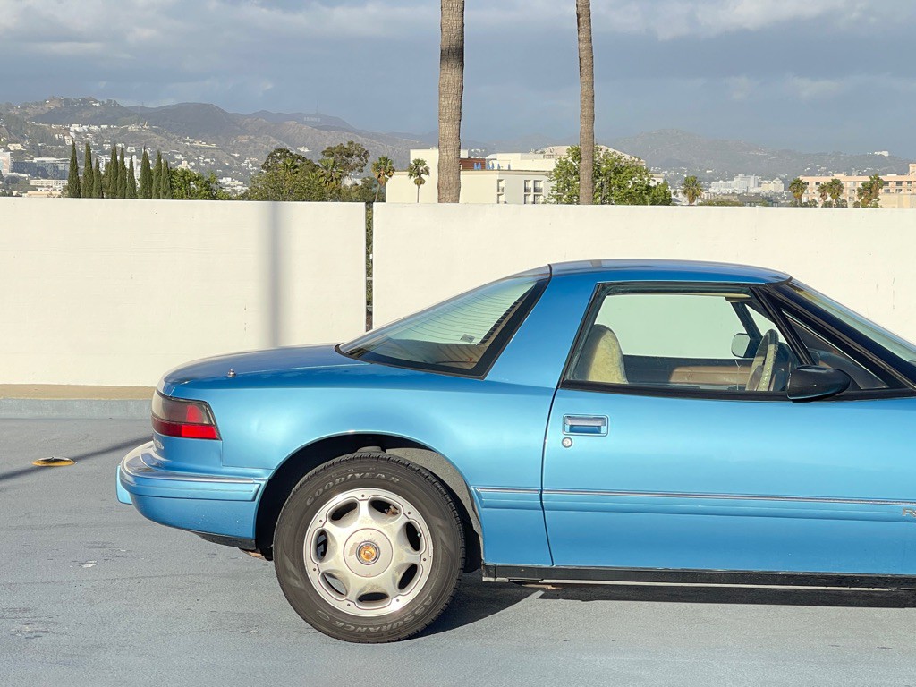 1991 Buick Reatta Image 31