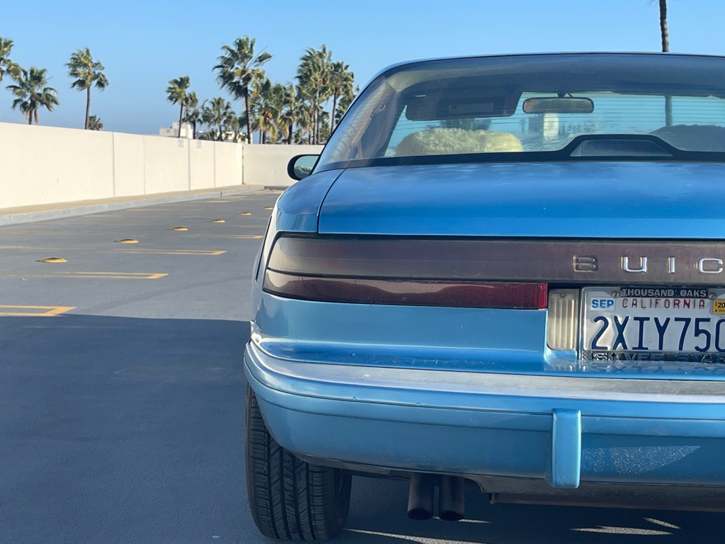 1991 Buick Reatta Image 38