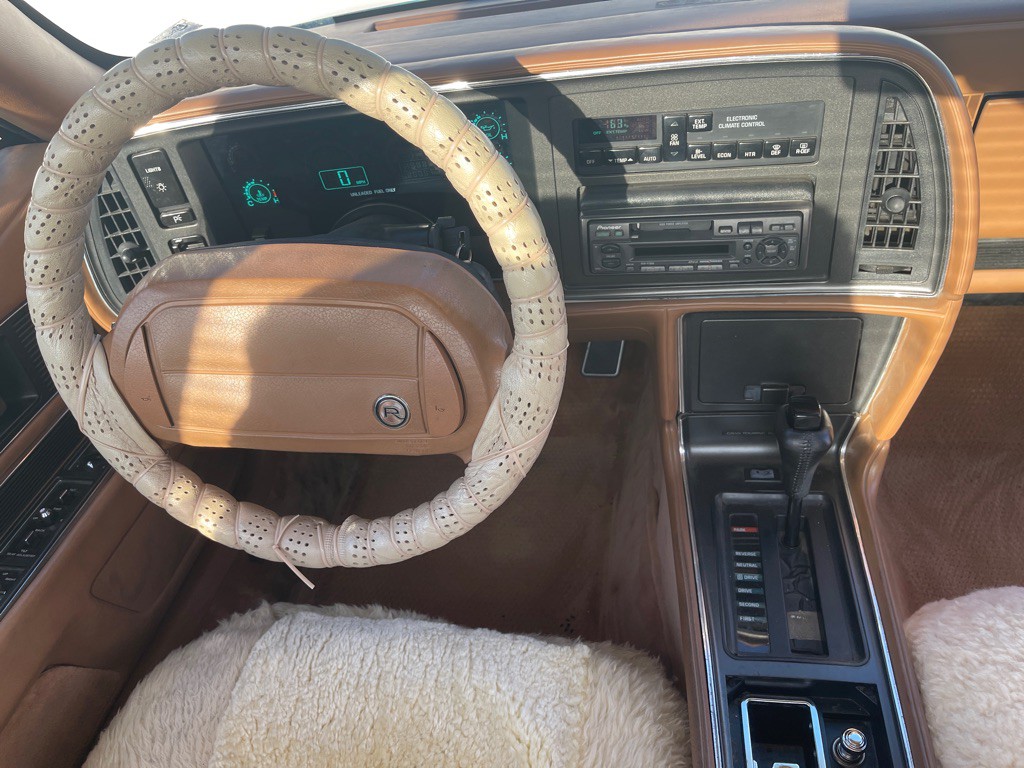 1991 Buick Reatta Image 74