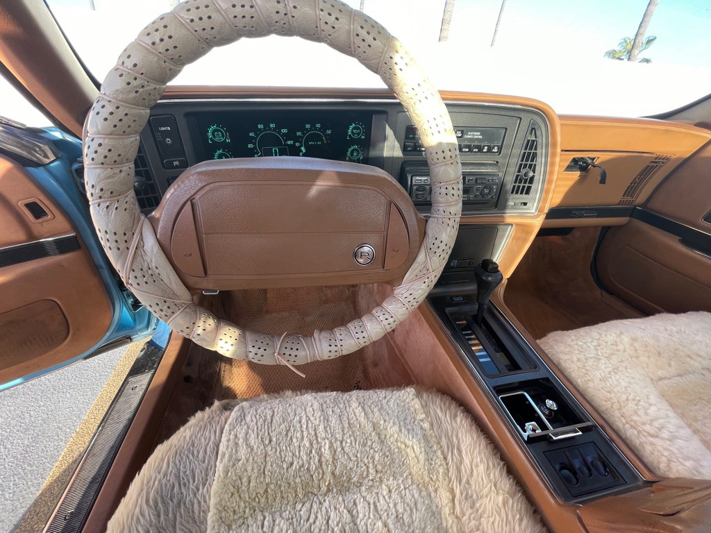 1991 Buick Reatta Image 75