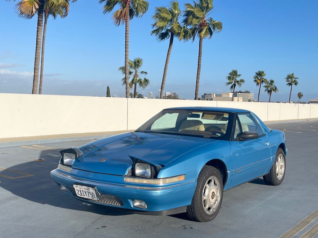 1991 Buick Reatta Image 1