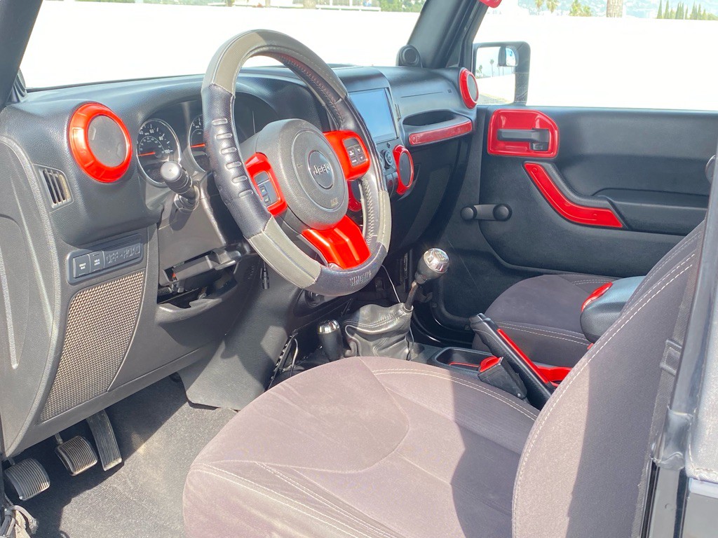 2014 Jeep Wrangler Image 28