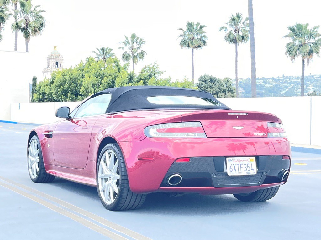 2011 Aston Martin V8 Image 14