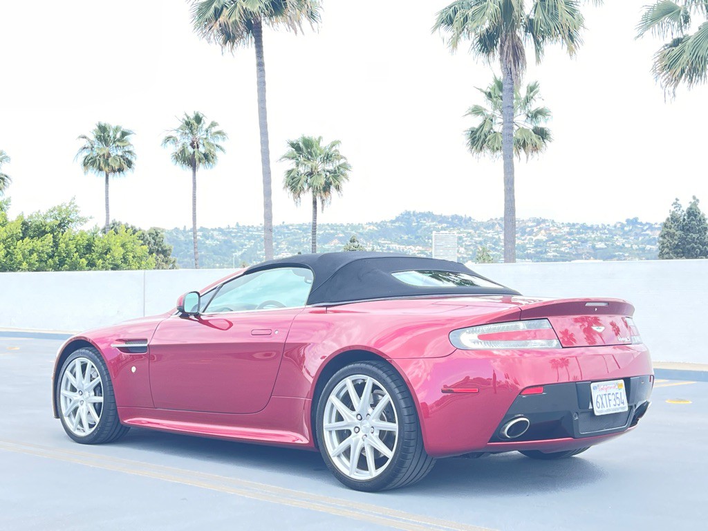 2011 Aston Martin V8 Image 15