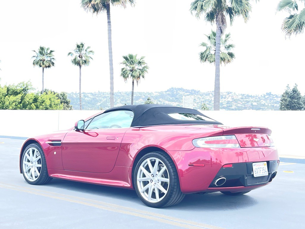 2011 Aston Martin V8 Image 16