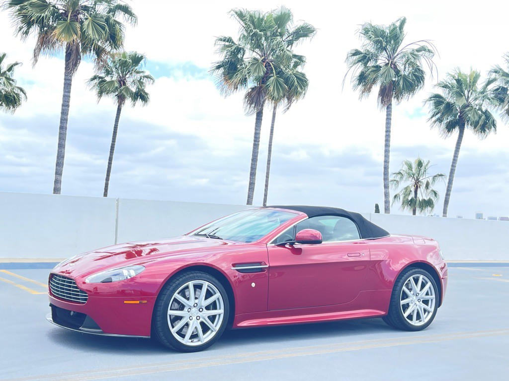 2011 Aston Martin V8 Image 19