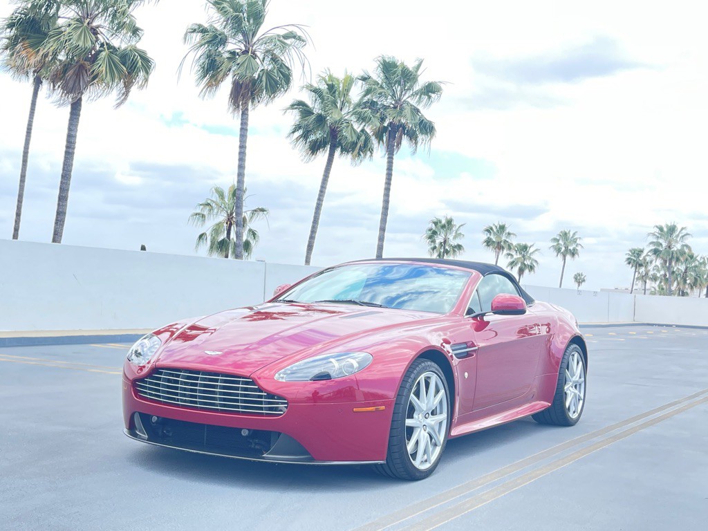 2011 Aston Martin V8 Image 20