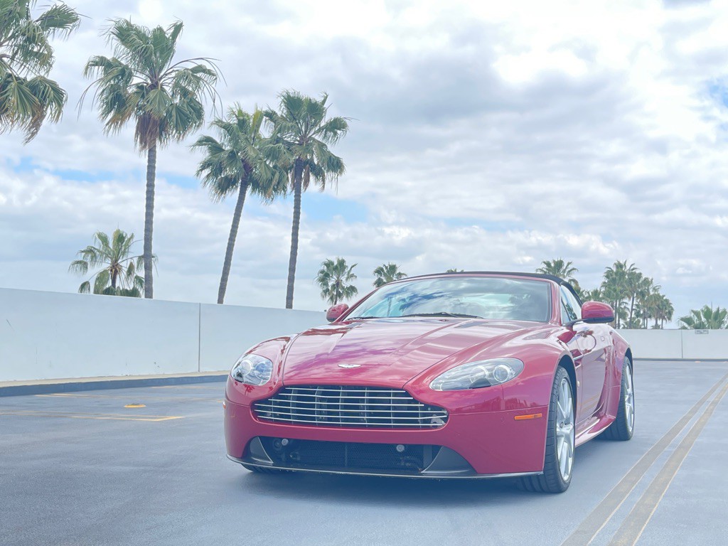 2011 Aston Martin V8 Image 21