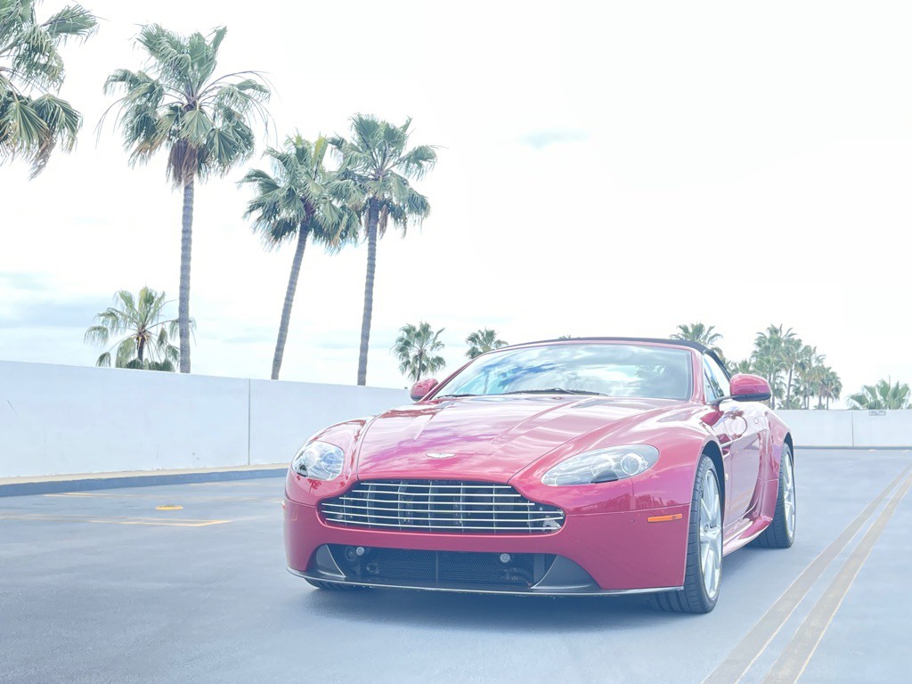 2011 Aston Martin V8 Image 22