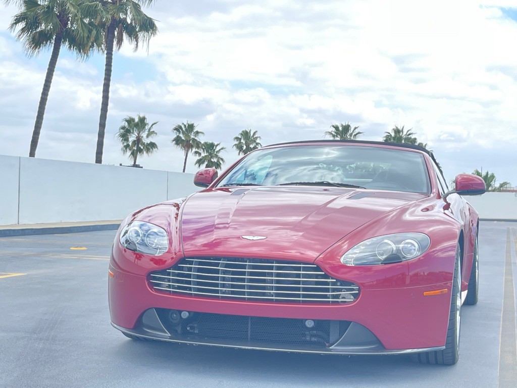 2011 Aston Martin V8 Image 25