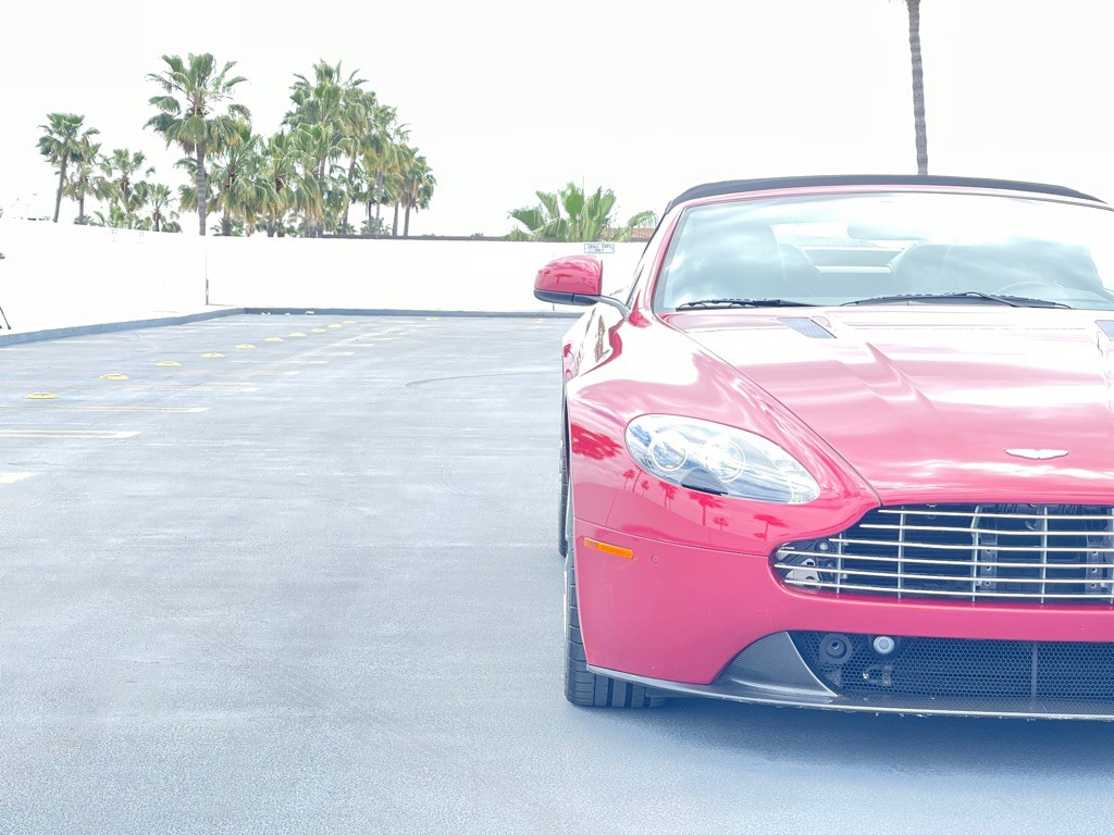 2011 Aston Martin V8 Image 27