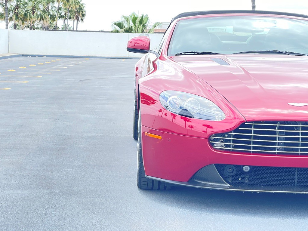 2011 Aston Martin V8 Image 28