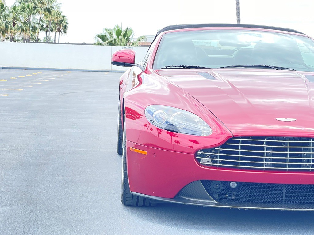 2011 Aston Martin V8 Image 31