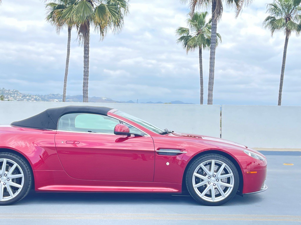 2011 Aston Martin V8 Image 35
