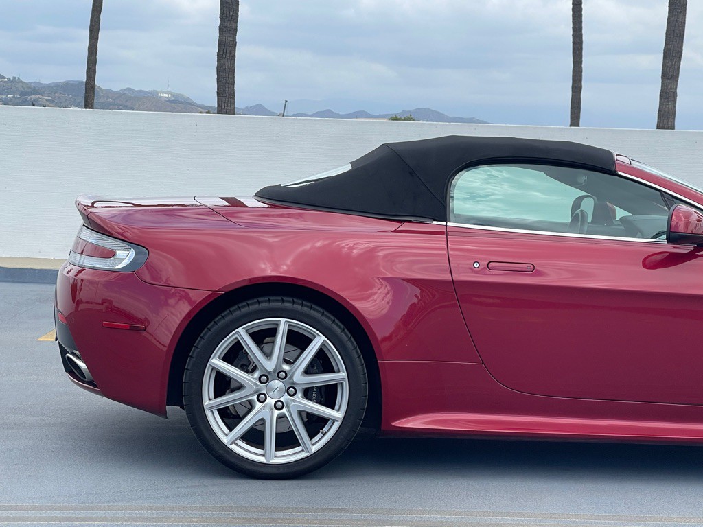 2011 Aston Martin V8 Image 37