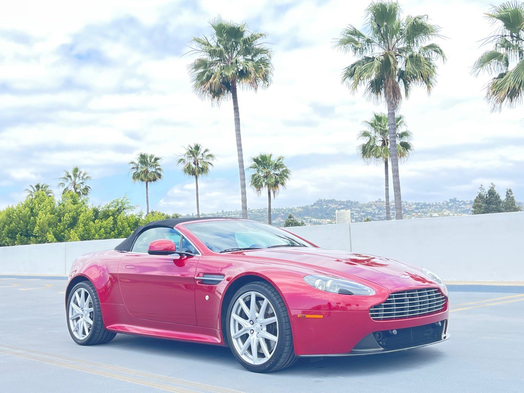 2011 Aston Martin V8 Image 40