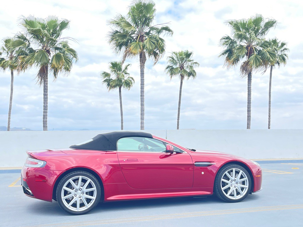 2011 Aston Martin V8 Image 43
