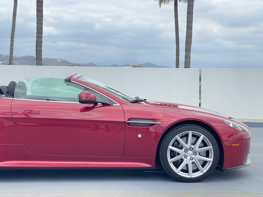 2011 Aston Martin V8 Image 51