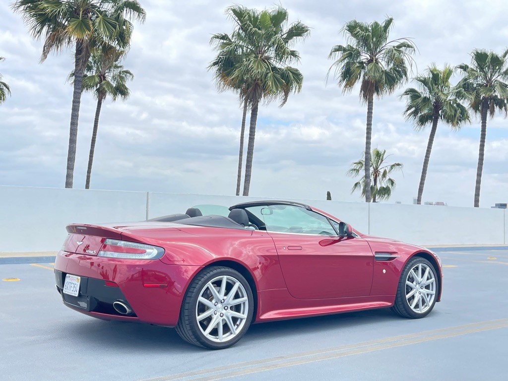 2011 Aston Martin V8 Image 57