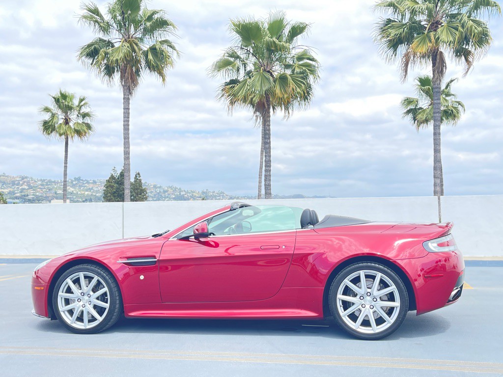 2011 Aston Martin V8 Image 69