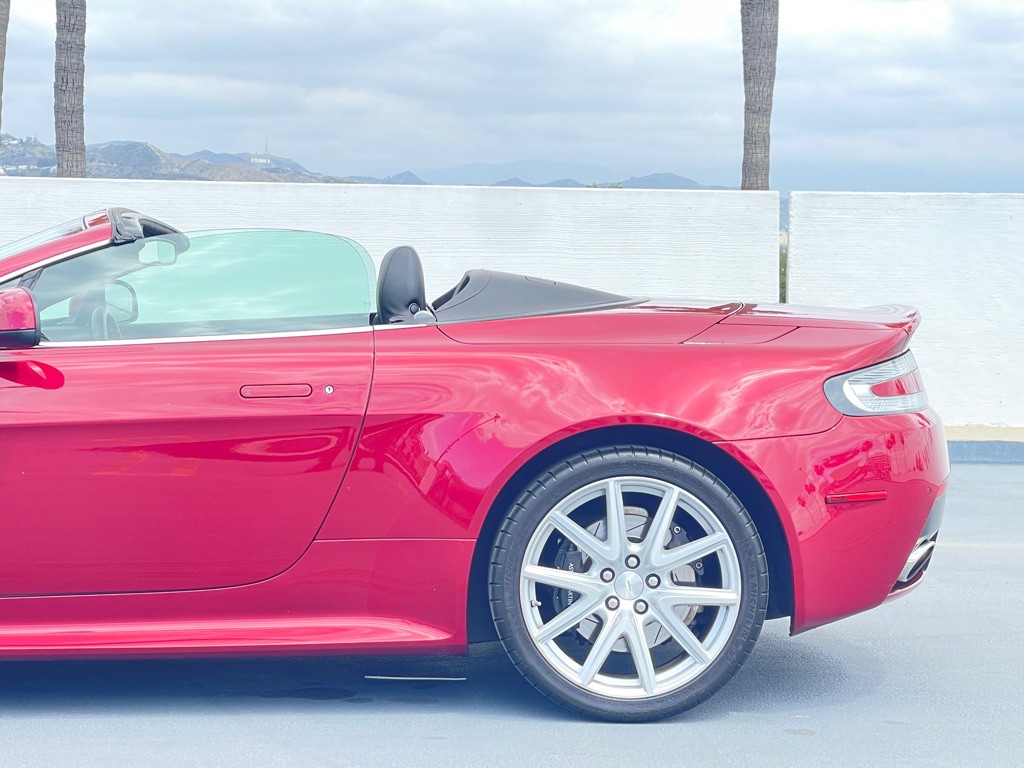 2011 Aston Martin V8 Image 70