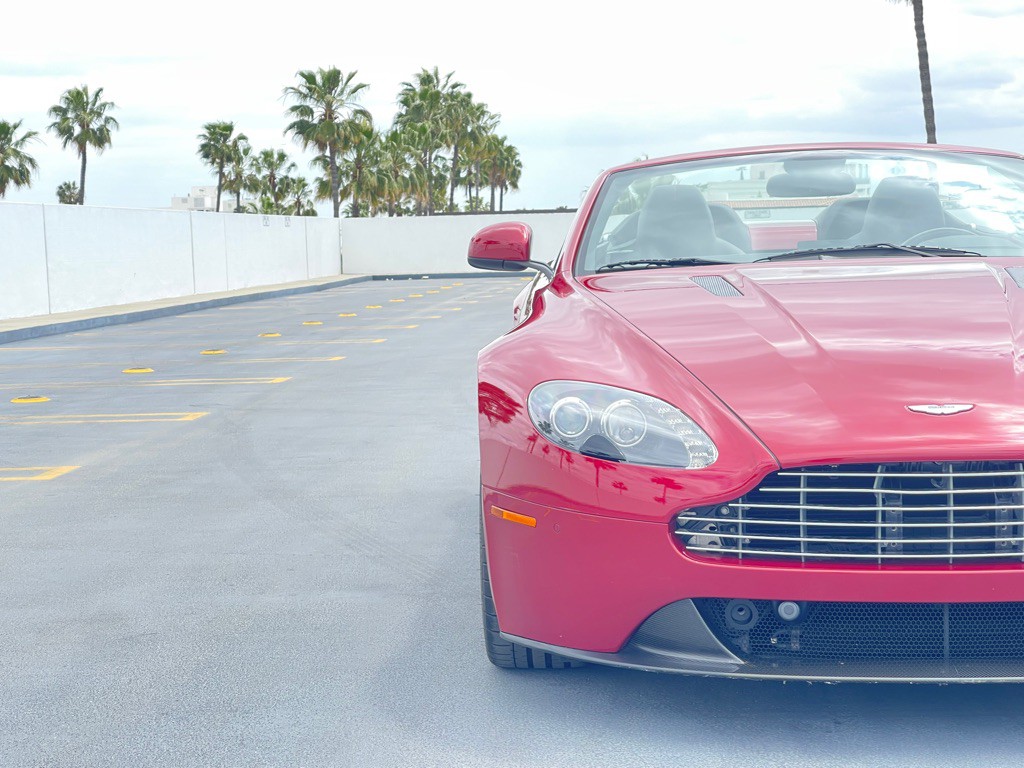 2011 Aston Martin V8 Image 75