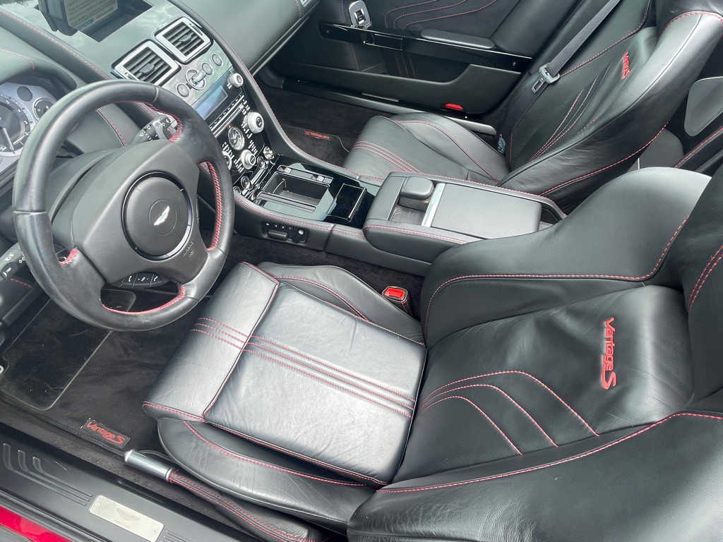2011 Aston Martin V8 Image 81