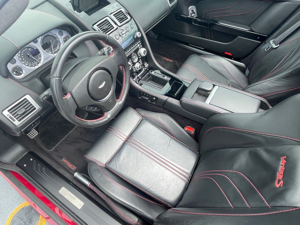 2011 Aston Martin V8 Image 82