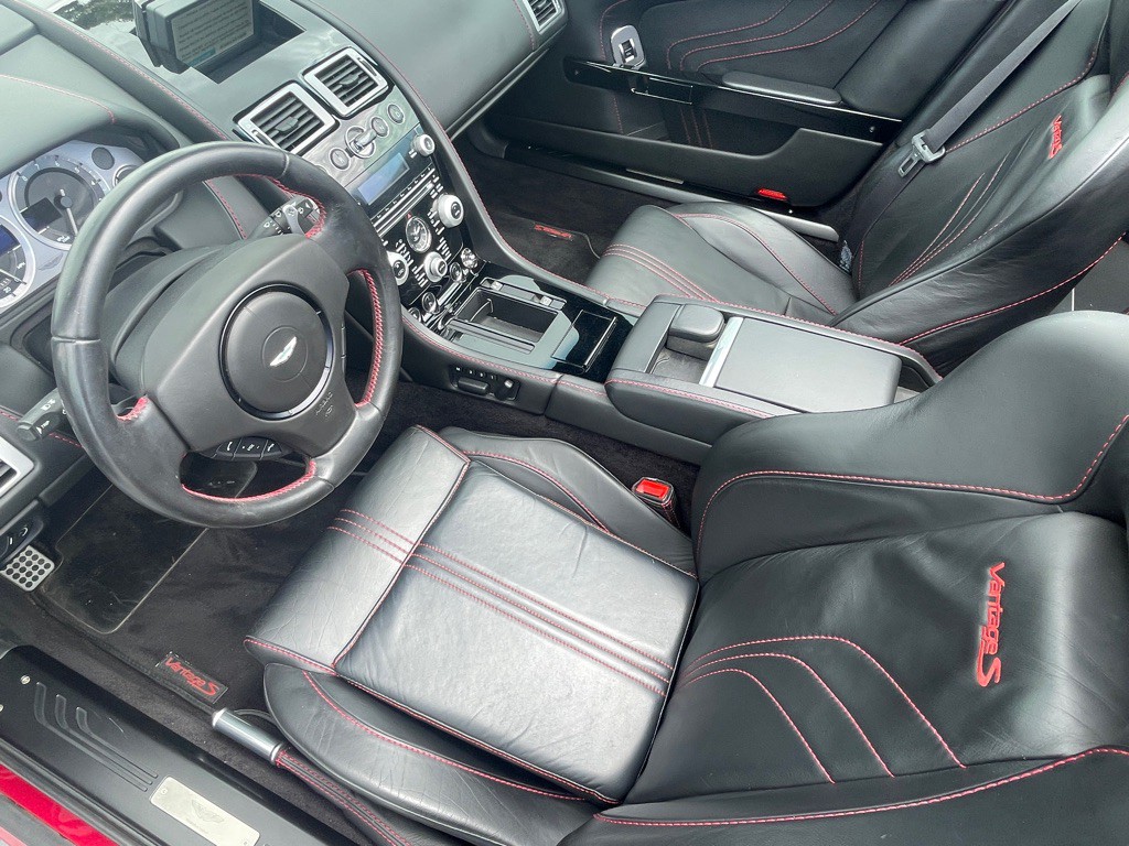 2011 Aston Martin V8 Image 83