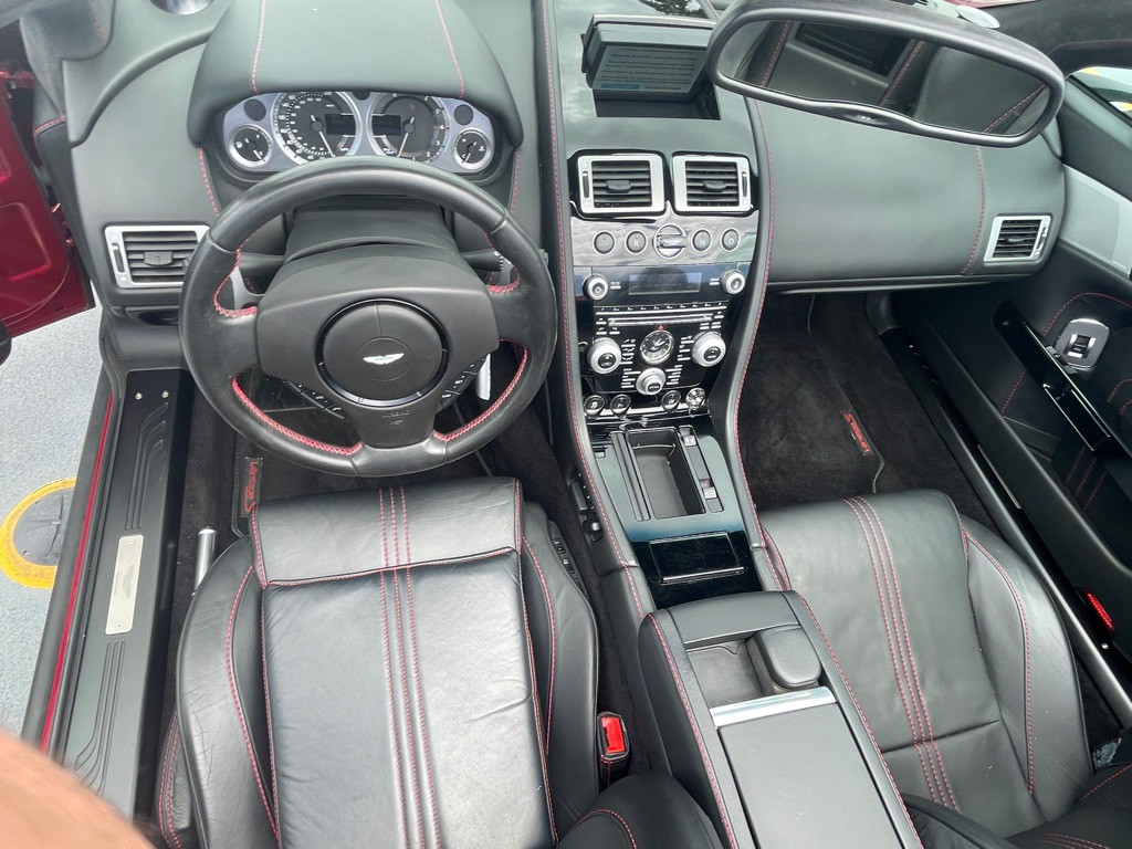 2011 Aston Martin V8 Image 85