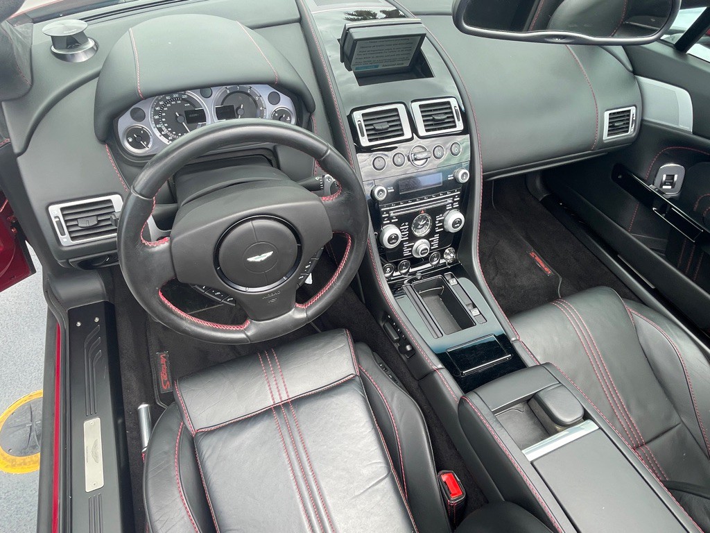 2011 Aston Martin V8 Image 87