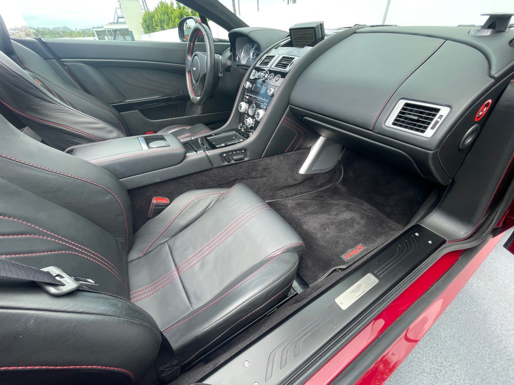 2011 Aston Martin V8 Image 92