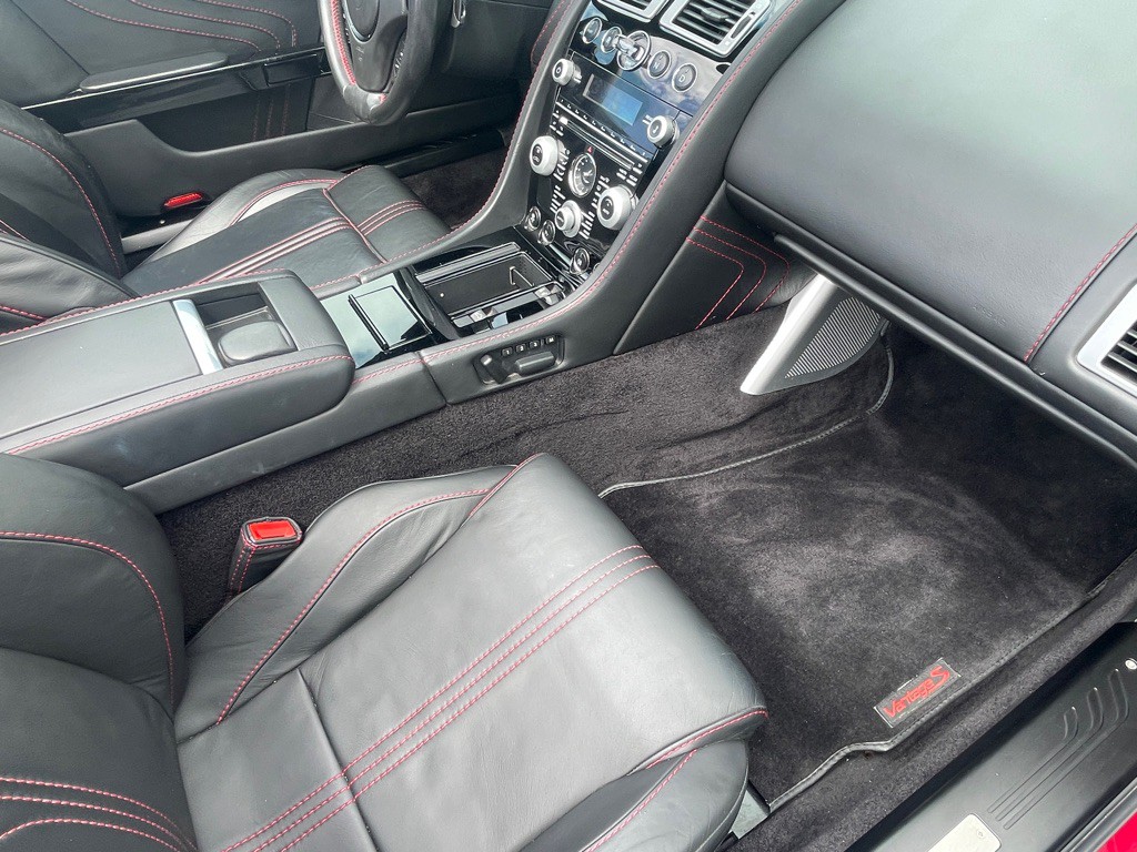2011 Aston Martin V8 Image 95