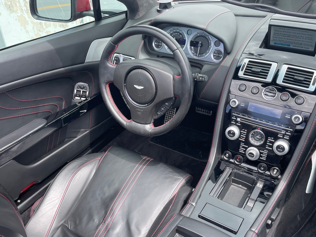 2011 Aston Martin V8 Image 105